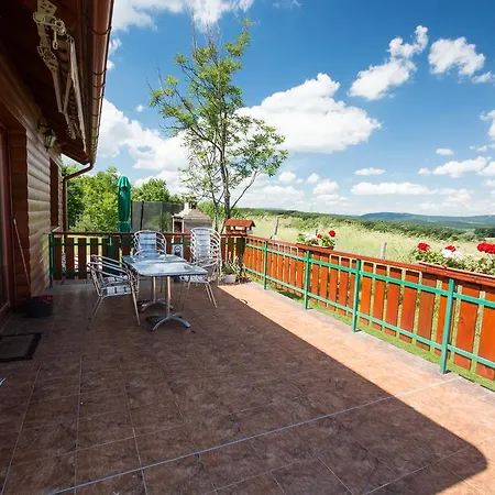 Vadmacska Vadasz Es Vendeghaz Guest house